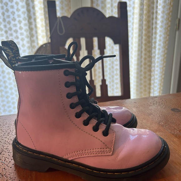 Girls size 1 DocMartins Baby Pink - Picture 3 of 6
